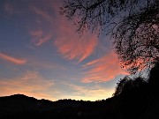 78 Cielo colorato di rosa, Il sole sceso dietro il Resegone 